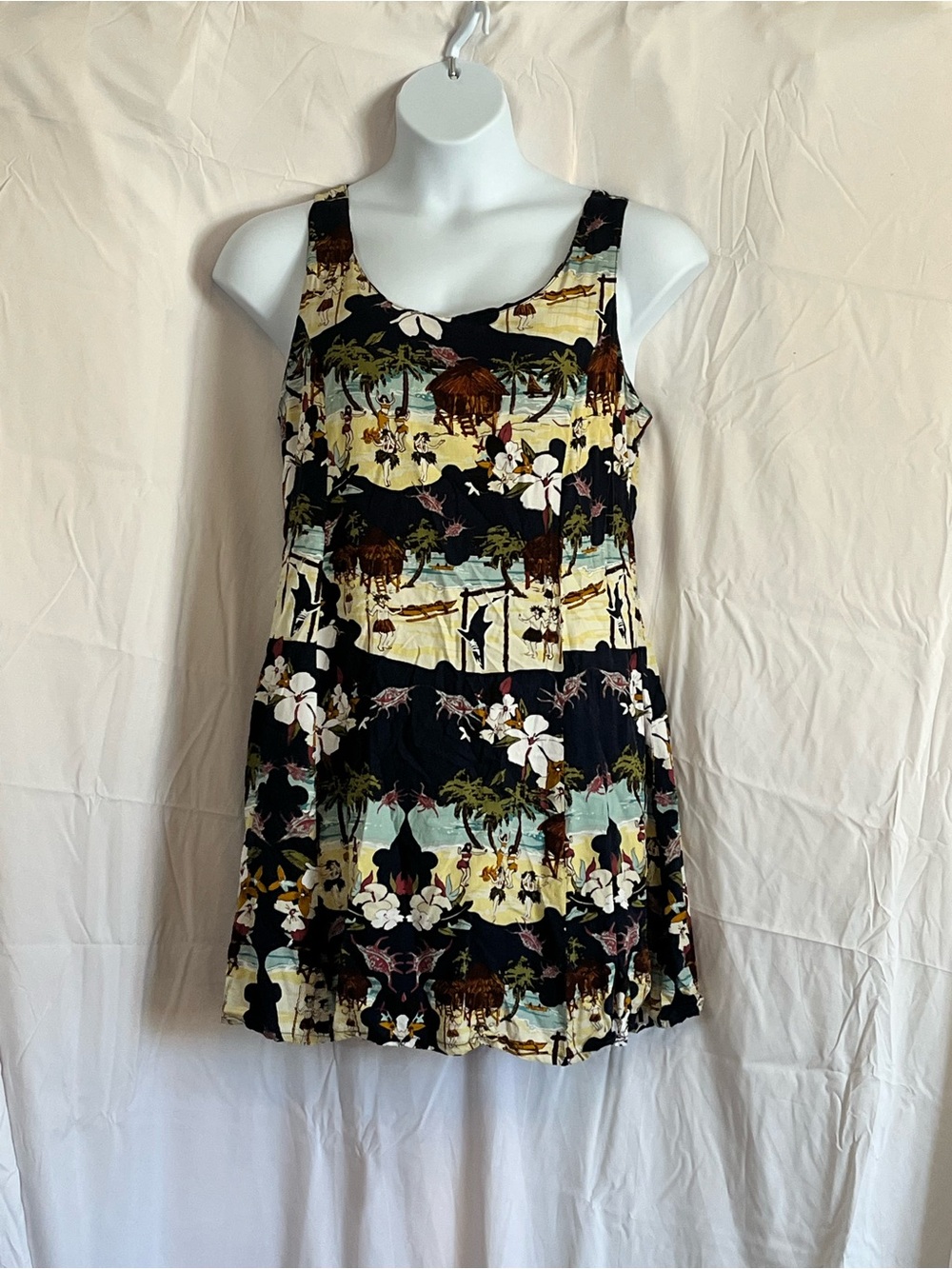 Sleeveless Floral Tropical Print Dress in Black and Cream